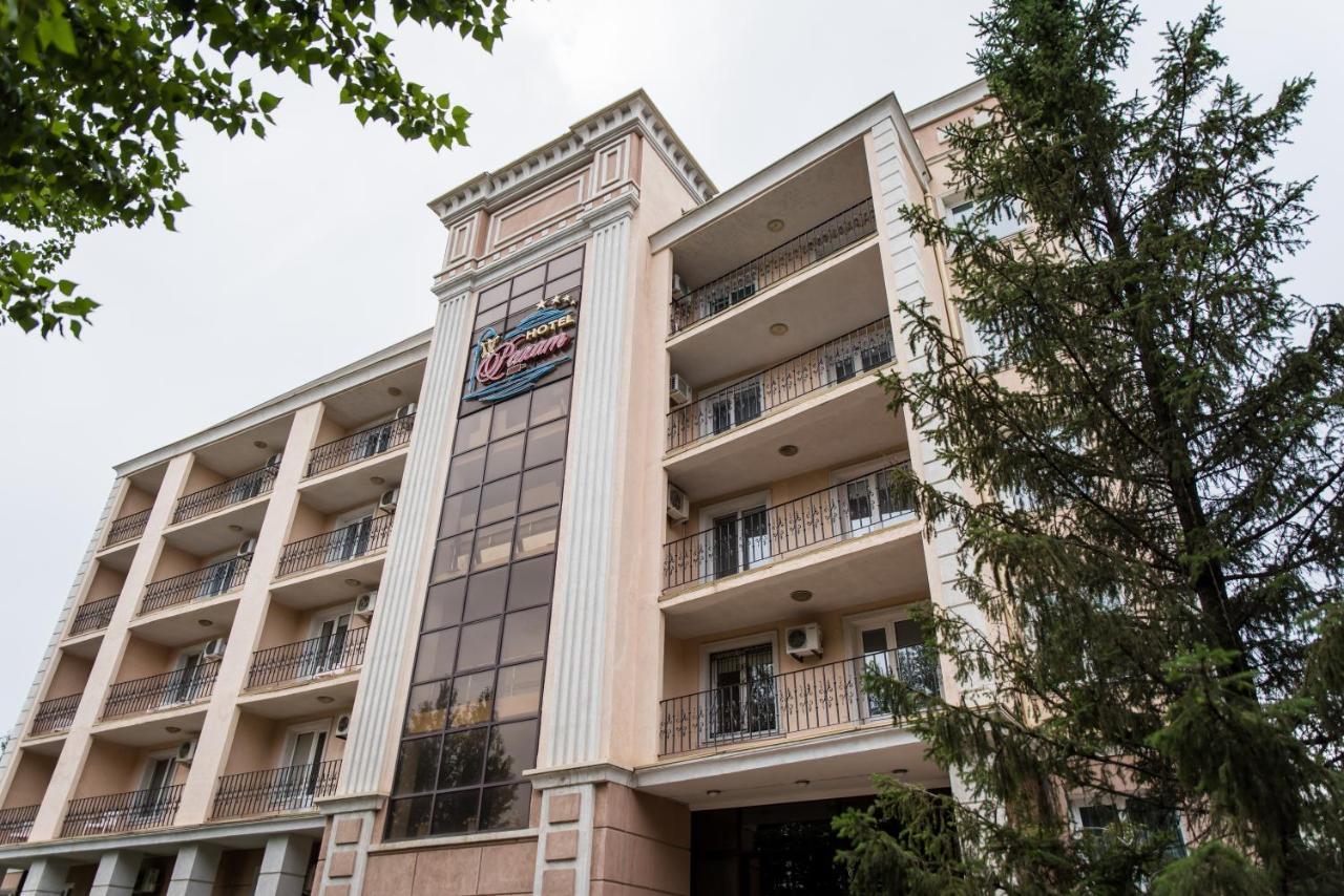 Rakhat Hotel Орал Екстер'єр фото