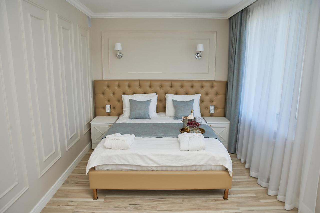 Rakhat Hotel Орал Екстер'єр фото